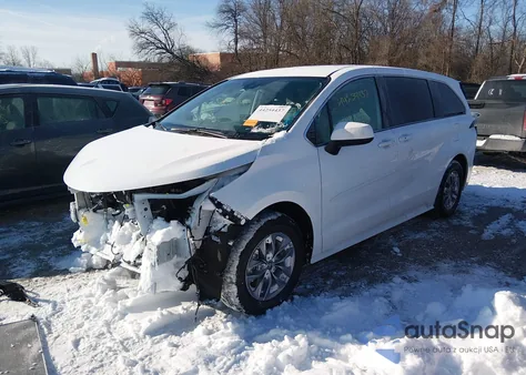 2025 Toyota Sienna Le z USA, uszkodzony, nr VIN 5TDKSKFCXSS202683